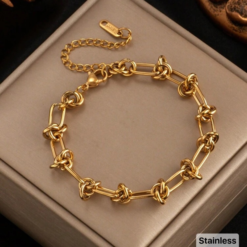 Chic 18k Gold plated steel Knot Chain Bracelet